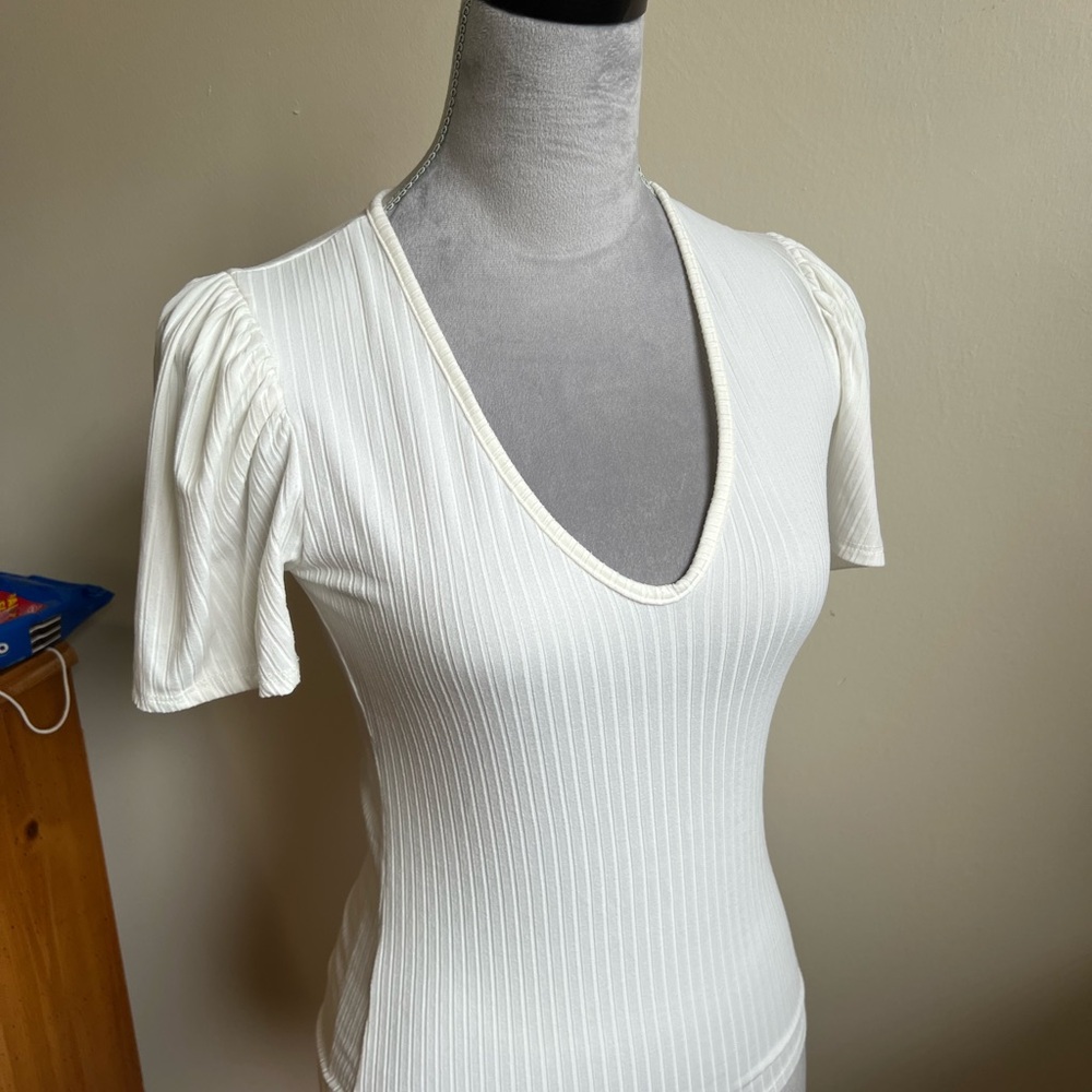 Vibe White Ribbed V-Neck shirt